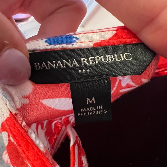 Banana Republic Button Front Fit & Flare Red Floral Dress. Size M - Picture 4 of 4